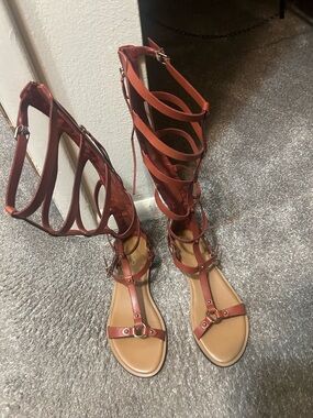 Aldo Tall Strappy Gladiator Sandals in Rust Brown brand new never worn